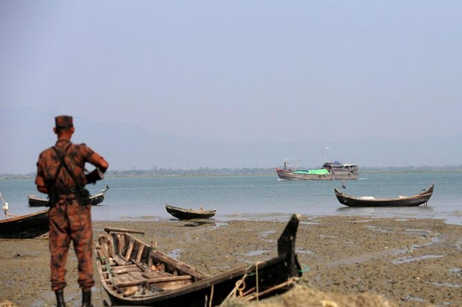 Arakanlı Müslümanlar Bangladeş’e geçmeye çalışıyor 11