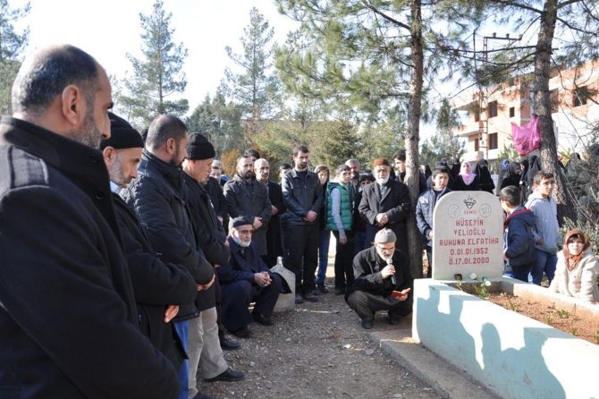 Velioğlu kabri başında anıldı 9