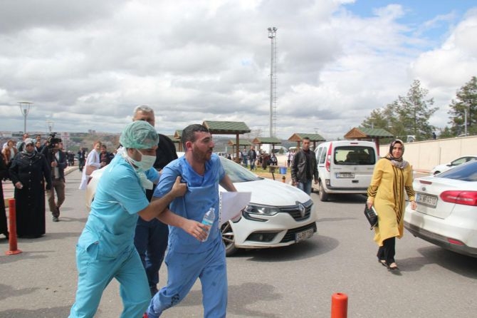 Dicle Üniversitesi Hastanesi yangını kontrol altına alındı 12