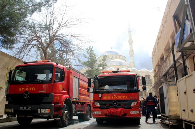 Dicle Üniversitesi Hastanesi yangını kontrol altına alındı 5