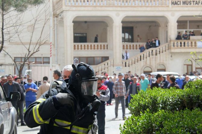 Dicle Üniversitesi Hastanesi yangını kontrol altına alındı 6