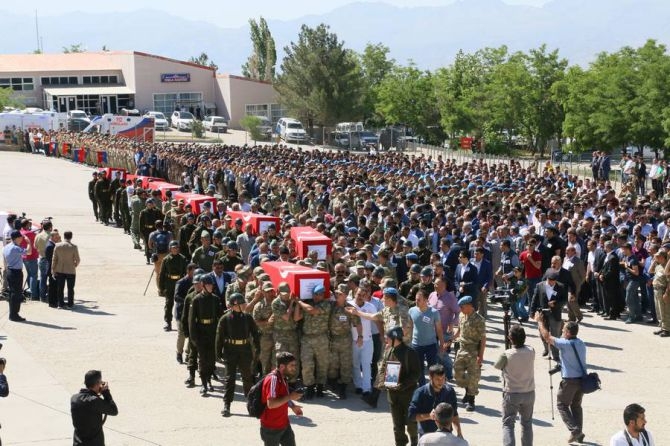 Akar ve Bakanlar cenaze töreni ve olay yerinde! 2