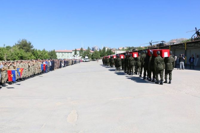 Akar ve Bakanlar cenaze töreni ve olay yerinde! 3