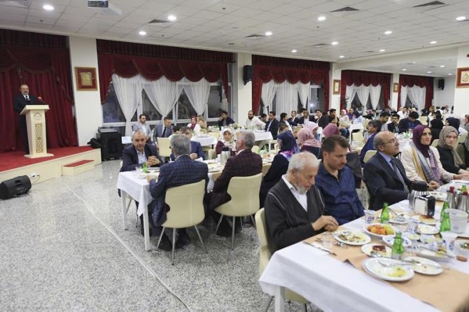 Hocalar Diyanet’in iftarında bir araya geldi 6