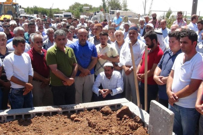 7 tarım işçisi Mardin'de defnedildi 10