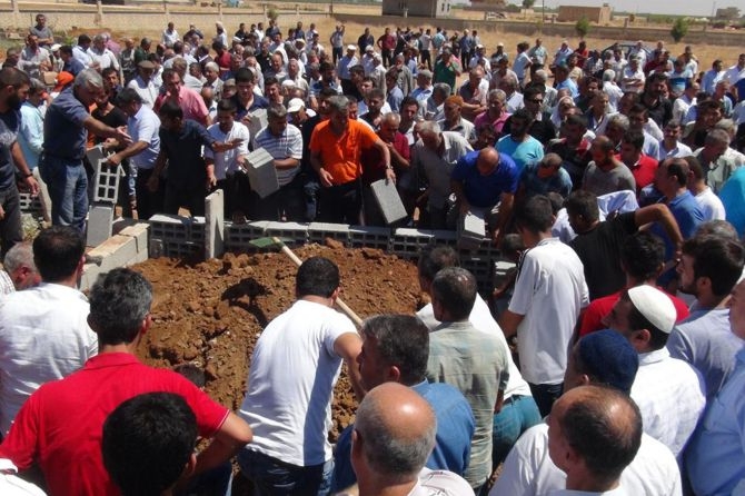 7 tarım işçisi Mardin'de defnedildi 9