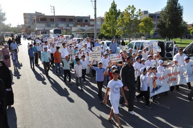 Batman’da çocuklardan muhteşem namaz yürüyüşü! 17