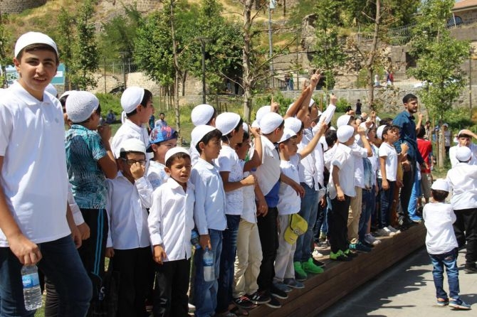 Diyarbakır'da çocuklardan namaz yürüyüşü 4