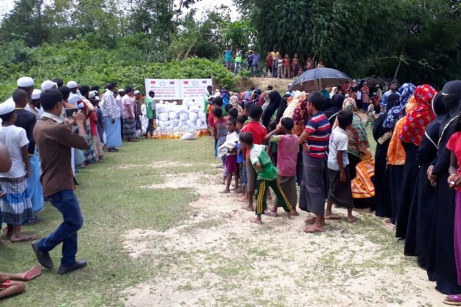 Arakanlı Müslümanlara ilk yardımlar ulaşmaya başladı 7