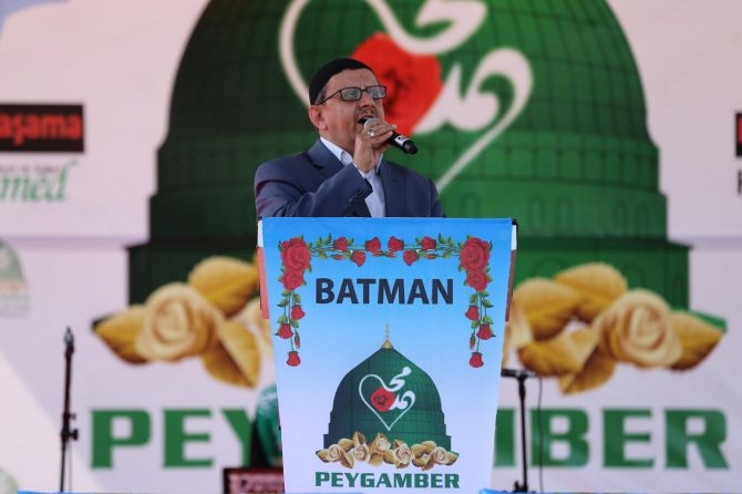 Batman Muhammed-i âşıkların Peygamber sevgisine şahit oldu 11