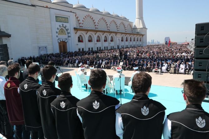 Erdoğan: "Camiler birlik ve beraberliğimizin çimentosudur" 1