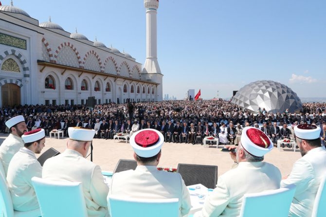 Erdoğan: "Camiler birlik ve beraberliğimizin çimentosudur" 9