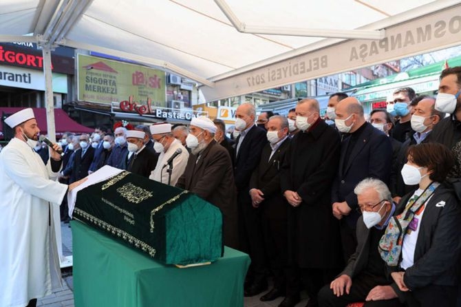 Bakan Soylu'nun vefat eden annesi son yolculuğuna uğurlandı 4