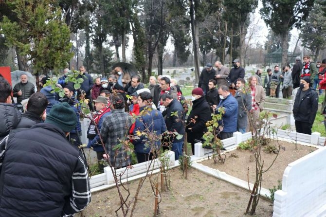 Metin Yüksel şehadetinin 43'üncü yıl dönümünde mezarı başında anıldı 10