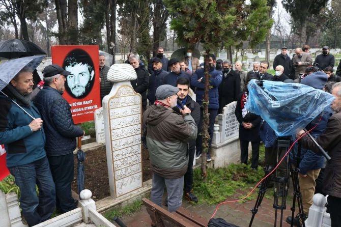 Metin Yüksel şehadetinin 43'üncü yıl dönümünde mezarı başında anıldı 7