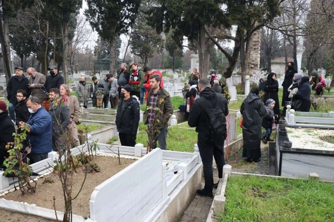 Metin Yüksel şehadetinin 43'üncü yıl dönümünde mezarı başında anıldı 9