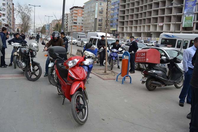 Sen misin kaldırımda bisiklet kullanan? 8