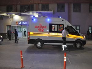 Otomobil takla attı 3 kişi yaralandı