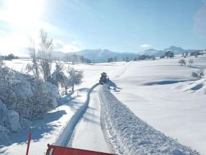 Doğu'da olumsuz hava koşulları nedeni ile 328 yerleşim yeri ulaşıma kapandı