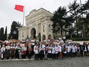 Yüzlerce doktor 4'üncü kez Gazze için sessizce yürüdü