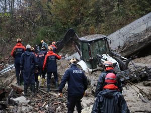 Zonguldak'ta göçük altında kalan anne ve oğlunun cesedine ulaşıldı