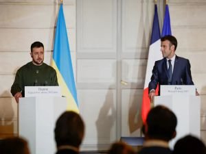 Zelenskiy ile Macron görüştü