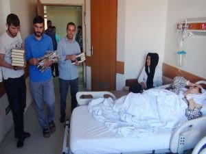 Kur’an-ı Kerim ve seccade hediye edildi