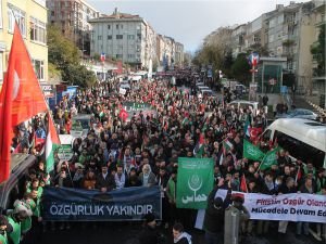 İstanbul'da binlerce kişi Gazze için yürüdü