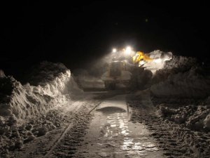 Bingöl'de mahsur kalan yolcular kurtuldu
