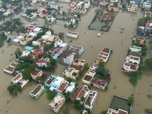 Hindistan'daki selde en az 10 kişi öldü