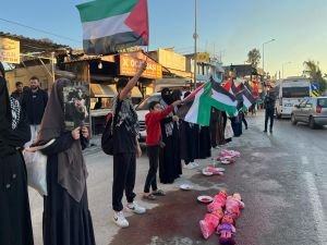 Adanalı eğitimcilerden İncirlik protestosu