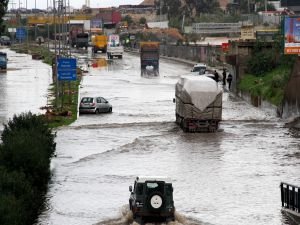 Lübnan'da sağanak taşkınlara yol açtı