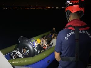 İzmir açıklarında düzensiz göçmen hareketliliği