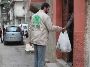 Umut Kervanı, Adana'da üç aylar münasebetiyle yardım dağıttı