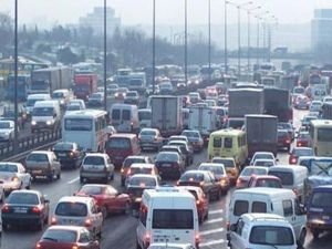 Trafiğe kaydı yapılan taşıt sayısı bir önceki aya göre yüzde 35,3 azaldı