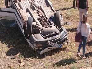 Şarampole yuvarlanan otomobilde 1 kişi hayatını kaybetti 2 kişi yaralandı