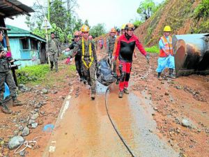 Filipinler'de toprak kayması: 10 ölü, 31 yaralı