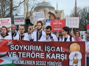 Doktorlar Gazze için 13'üncü kez "Sessiz Yürüyüş" gerçekleştirdi