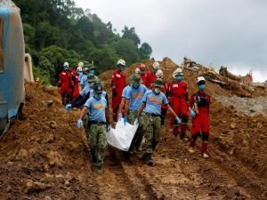 Filipinler’de toprak kayması: 54 ölü