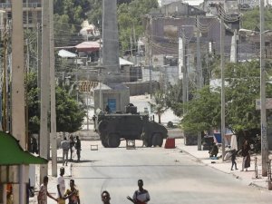 Somali'de güvenlik gerekçesiyle maske ve şapka yasaklandı