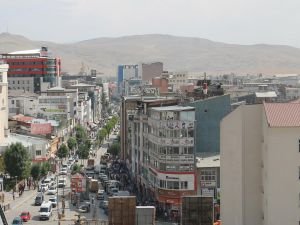 “Van’ın imarı yeniden gözden geçirilmeli”