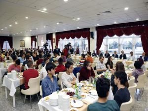 Diyanet Başkanı Görmez iftarda gençlerle buluştu