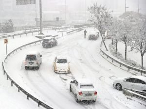 Ardahan'da kar yağışı etkili oluyor