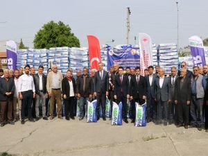 Adana'da üreticilere 528 ton tohum dağıtıldı