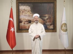 Diyanet İşleri Başkanı Erbaş: Filistinli kardeşlerimize dualarımızda yer açalım