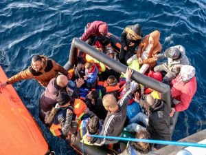 Çanakkale açıklarında 29 düzensiz göçmen yakalandı