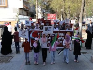 Hekimler ve sağlık çalışanları: Gazze'de bombalardan kurtulan insanlar açlık ve susuzluktan ölüme mahkum ediliyor