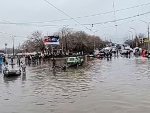 Rusya’da barajın patlamasıyla 10 bin ev sular altında kaldı