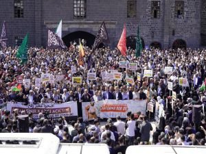 Diyarbakır'da Gazze şehidleri için gıyabi cenaze namazı ve basın açıklaması düzenlendi