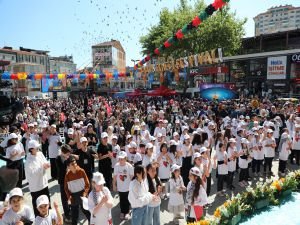 Gazzeli çocuklar tarafından pişirilen "Barış Ekmeği" dünya liderlerine gönderildi